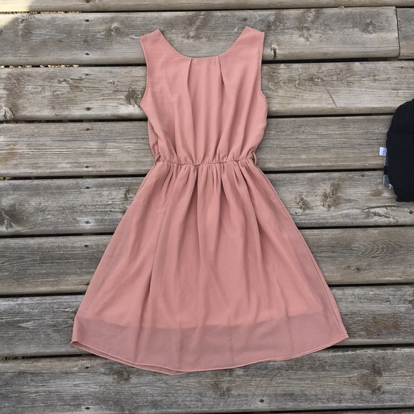 Pale Pink Pleated Dress - Picture 6 of 9